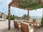 Villa de luxe avec vue sur la mer dans la Lustica Bay avec piscine privée