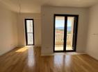 Nový byt s jednou ložnicí 46 m2 v Tivatu poblíž Porto Montenegro s terasou