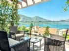 Maison intelligente de luxe avec vue sur la mer à Dobrota avec terrasses et jacuzzi