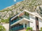 Maison intelligente de luxe avec vue sur la mer à Dobrota avec terrasses et jacuzzi