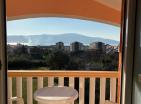 Pogled na morje 3-v-1 apartma 105 m2 v mirnem Tivatu