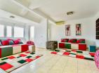 Πολυτελές διαμέρισμα 2 υπνοδωματίων 115 m2 στο Becici με 3 βεράντες