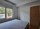 Opremljen apartma ob plaži v Becici 44 m2-odlična možnost najema