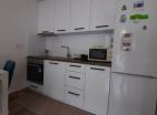 Opremljen apartma ob plaži v Becici 44 m2-odlična možnost najema