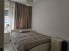 Elegante apartamento de un dormitorio de 39 m2 en Tivat con terraza y vistas a la bahía