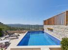 Luxus villa Kovacban lélegzetelállító kilátással az öbölre és a medencére