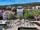 Esclusivo mini-hotel sul lungomare in costruzione a Krašići con molo privato
