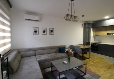 Affascinante appartamento con 1 camera da letto a Podgorica City Kej con terrazza e garage