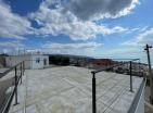 Ohromující výhled na moře dům 72 m2 v Dobra Voda se střešní terasou 10 minut moře