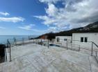 Pamje mahnitëse nga deti shtëpi 74 m2 në Dobra Voda me tarracë private