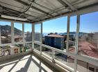 Nový výhled na moře 45 m2 studio v Becici s terasou
