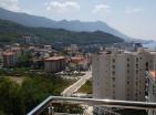 Výhled na moře slunný jednopokojový byt 48 m2 v Bečići, 200m na pláž