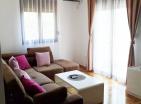 Soleado piso de un dormitorio y 48 m2 con vistas al mar en Bečići, a 200 metros de la playa