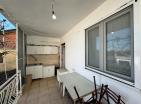 2 Apartman emelet 61 m2 Sutomore-ban hatalmas terasszal és parkolóval