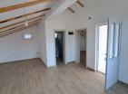 Ohromující 3podlažní dům o rozloze 119 m2 v Utjeha, Dobra Voda s 3 apartmány