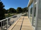 Καλαίσθητη θέα στη θάλασσα 2 ορόφων 160 m2 βίλα με 2 διαμερίσματα στο Bar, Zelenij Pojas