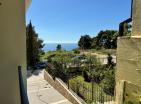Šarmanten pogled na morje 2 nadstropna 160 m2 vila z 2 apartmaja v baru, Zelenij Pojas