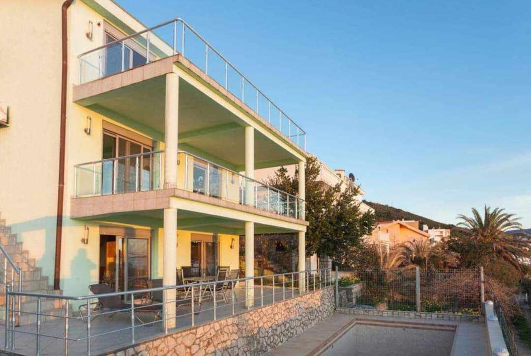 Seaside dream 363 m2 σπίτι στο Dobra Voda με πισίνα και εκπληκτική θέα