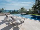 Nova luksuzna vila s pogledom na morje 346 m2 z bazenom v Drobniju v črni Gori