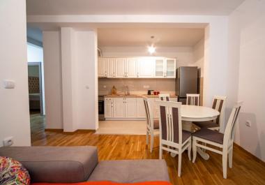  Appartement dans Dobrota