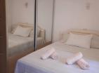 Appartement de rêve confortable de 49 m2 à Petrovac à vendre avec terrasse à quelques pas de la mer