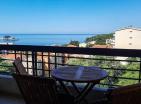 Splendida vista mare 55 m2 appartamento a Petrovac, completamente arredato