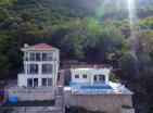 Esclusiva villa fronte mare a Kostanjica con 4 aparts: mini hotel con spiaggia