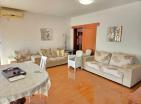 Apartamento amueblado de 2 dormitorios y 75 m2 con vistas al mar, cerca del mar