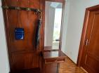 Apartamento amueblado de 2 dormitorios y 75 m2 con vistas al mar, cerca del mar