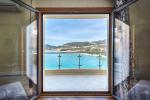 Луксозен апартамент в Rafailovici на първа линия с прекрасна гледка към морето