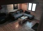 Shtëpi prej druri 94 m2 Në Kolašin me fireplace pranë lumit