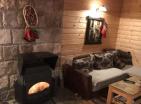 Shtëpi prej druri 94 m2 Në Kolašin me fireplace pranë lumit