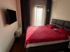 Apartamento de lujo junto al mar de 77 m2 en Budva con comodidades modernas