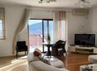 Impresionante piso de 124 m2 con vistas al mar en Budva con dos terrazas