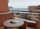 Impresionante apartamento con vistas al mar de 82 m2 en Petrovac en venta