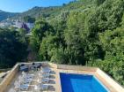 Razkošen hotel Montenegro v Dobra Voda s pogledom na morje, bazenom in odlično ceno