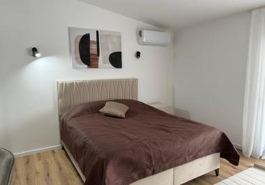 Удобан студио од 31 м2 у доброј води, само 400 метара од плаже