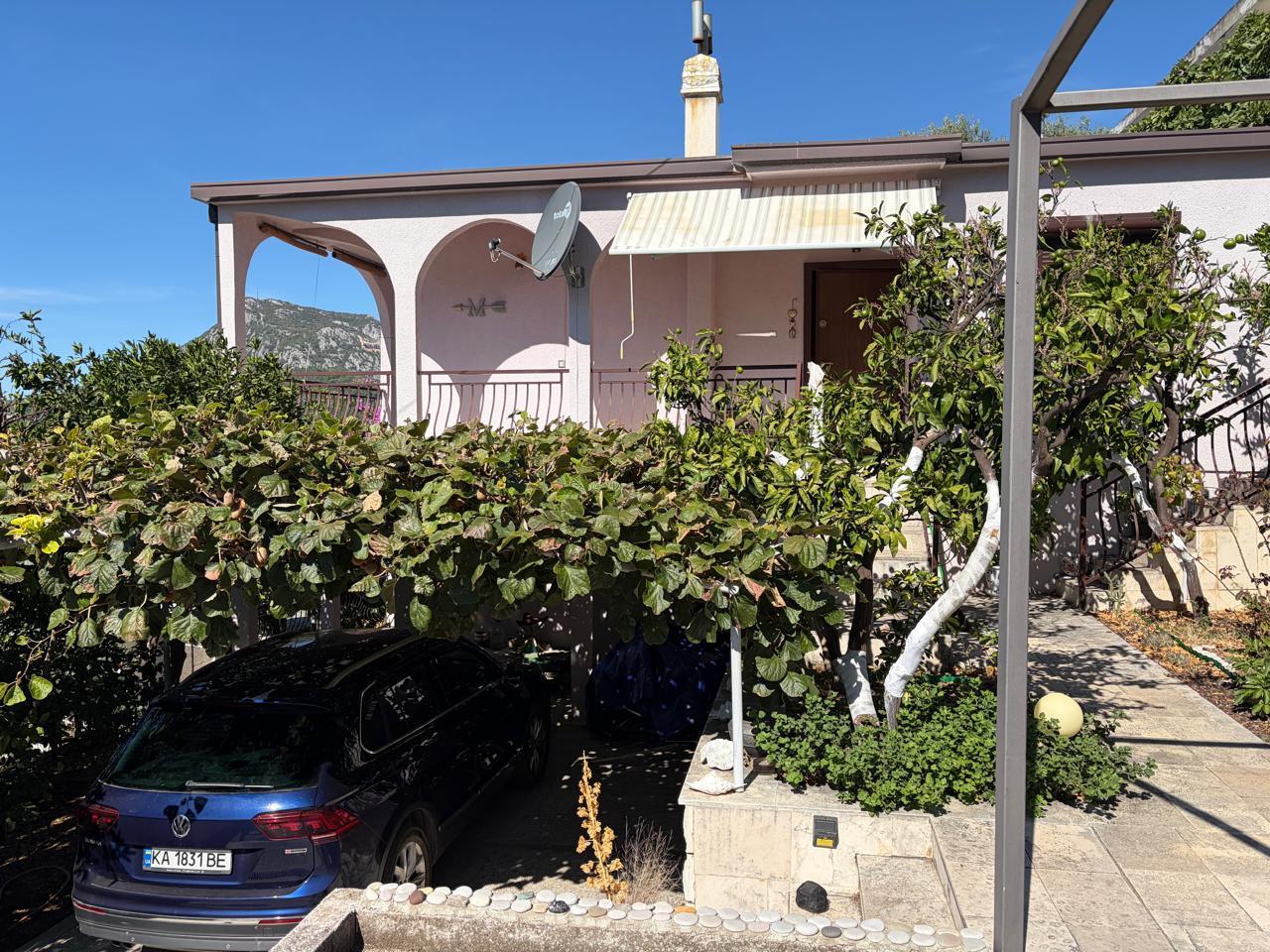 Superbe propriété de 205 m2 avec vue sur la mer à Sutomore