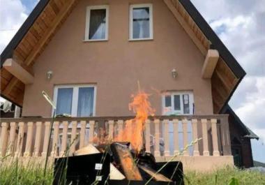 Планинска двоспратна кућа површине 70 м2 у Жабљаку са 2 спаваће собе и погледом на долину