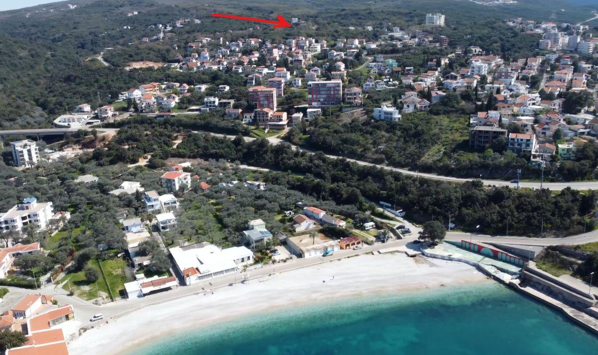 Урбанизовано земљиште од 310 м2 са погледом на море у утеху погодно за кућу или мини хотел