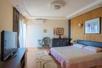 Vendu : Appartement à Dobra voda avec trois chambres à coucher dans un complexe avec piscine
