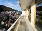 Dvo sobno stanovanje s panoramskim pogledom Budva, 250 m preveč morja