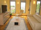 Deux chambres, appartement de 99 m2 avec vue sur la mer à Budva