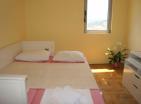 Due camere da letto appartamento di 99 m2 con vista mare a Budva