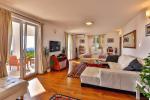 Luxus Villa Becici a medence apartmanok