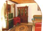 Хитно продаје 2-спрата куће на одличној локацији у Сутоморе