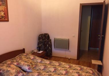Намештен стан 79 м2 са две спаваће собе у Будви