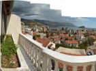 Appartamento di 68 m2 a Budva con vista panoramica sul mare