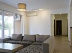 En venta amplio apartamento de 3 dormitorios en complejo con piscina en Bechichi