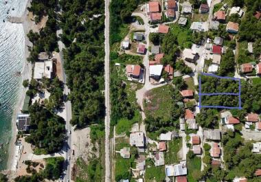 Urbanized plot of 660 m2 in Bar with great sea view in pine grove